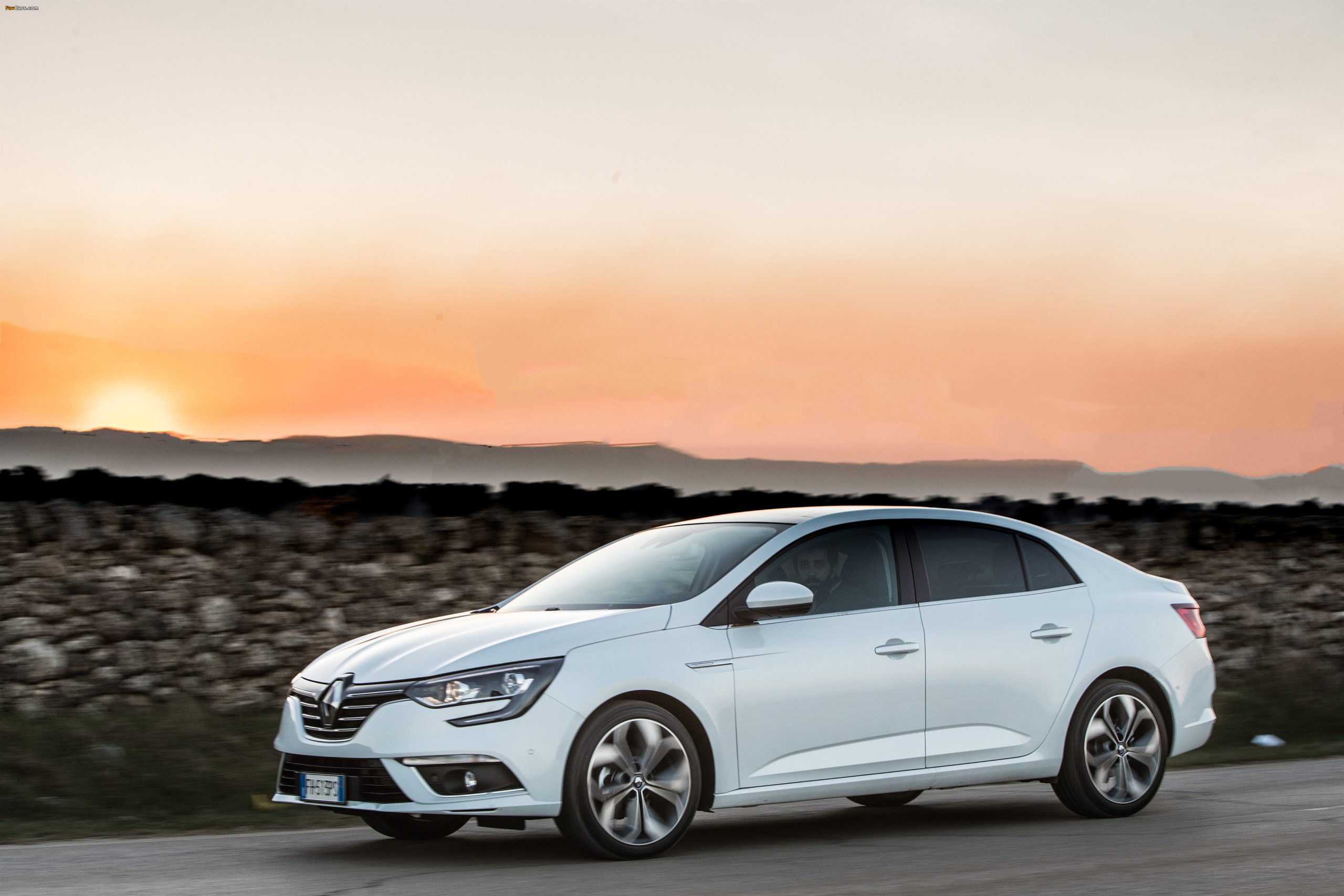 renault_megane_5doors_2016_2022