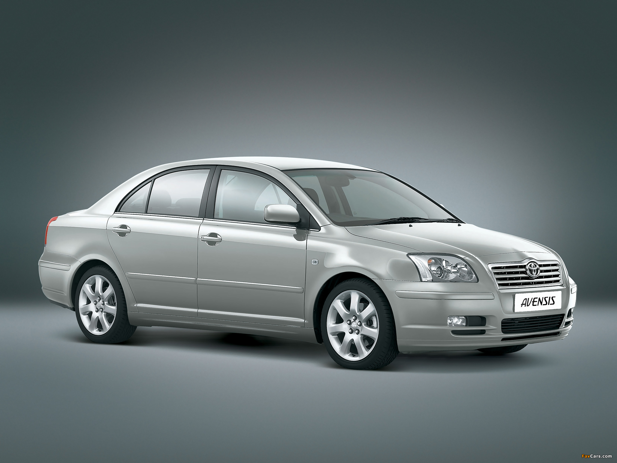 toyota_avensis_saloon_2003-2006