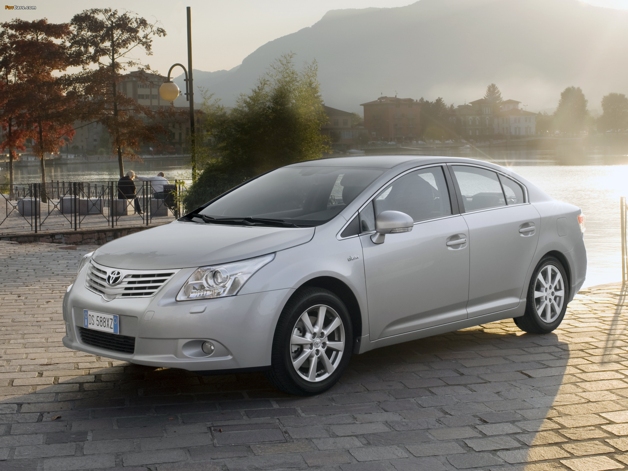 toyota_avensis_saloon_2006-2009