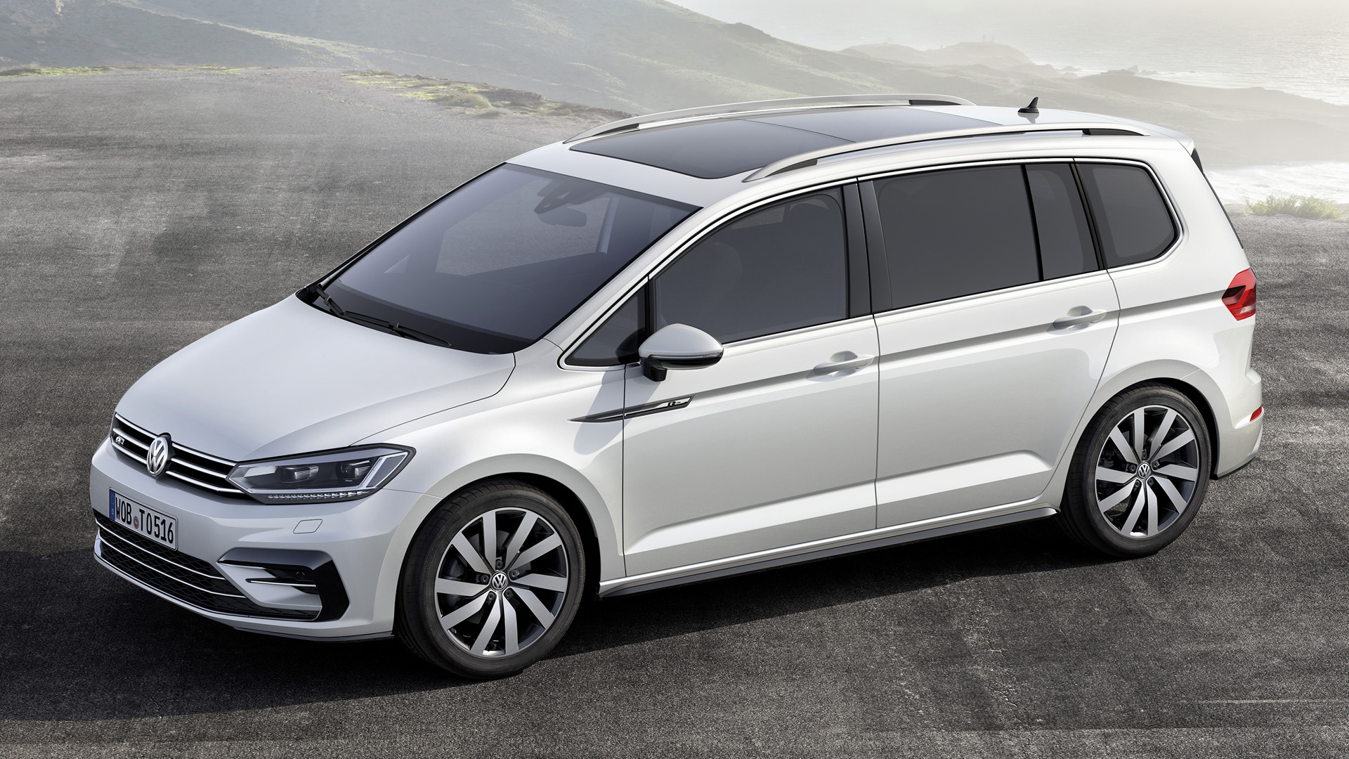 volkswagen-touran-7 seats_2015-2023